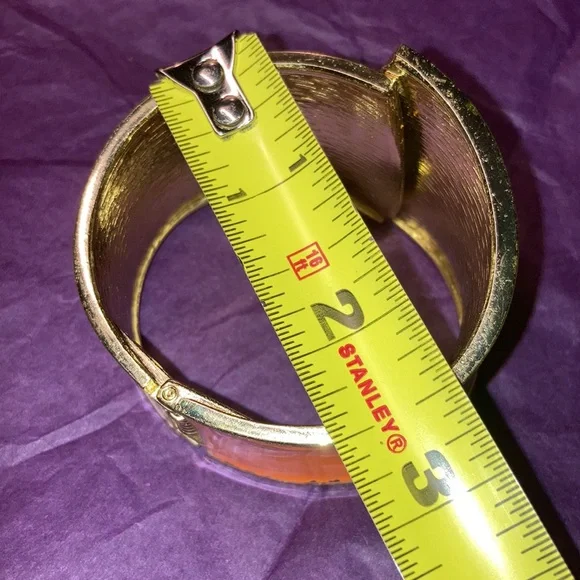 Retro cuff bracelet - Picture 4 of 4